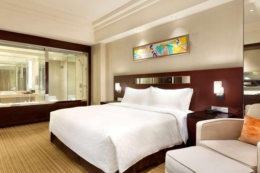 Ramada Plaza Lianyungang Otel Oda fotoğraf